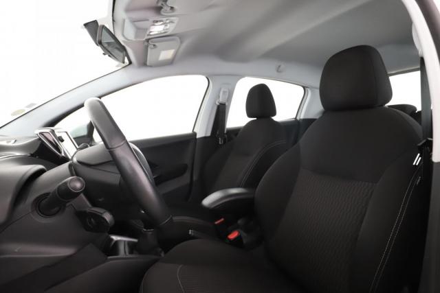 Peugeot 208 image 4
