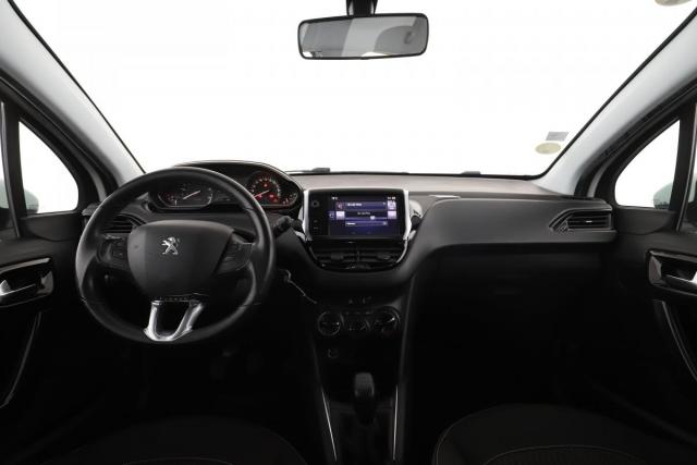 Peugeot 208 image 6