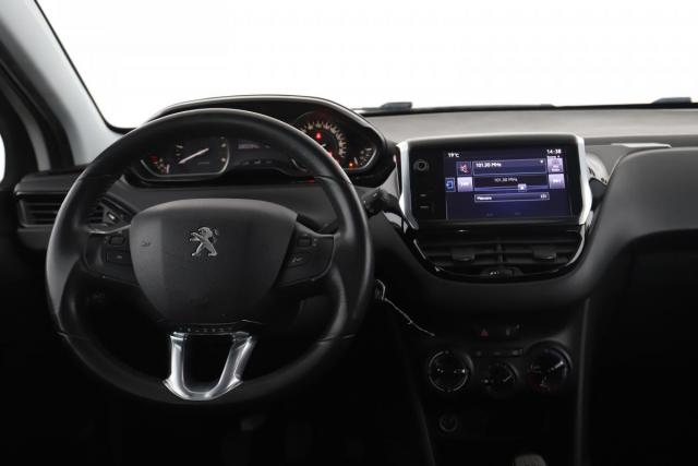 Peugeot 208 image 9