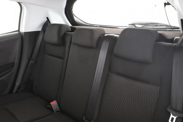 Peugeot 208 image 5