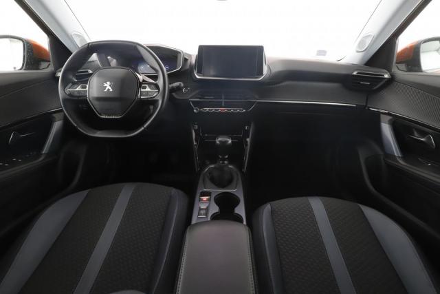 Peugeot 2008 image 2