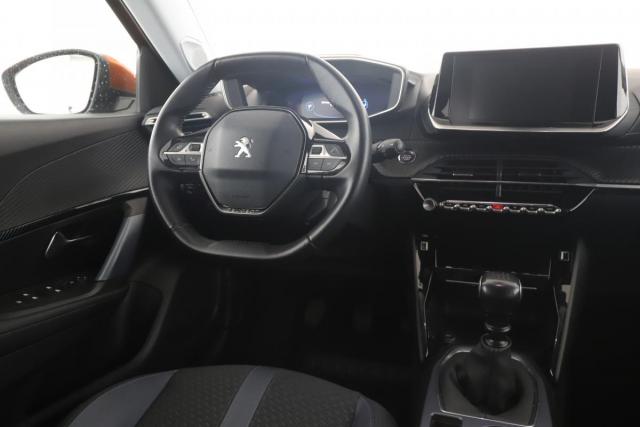 Peugeot 2008 image 8