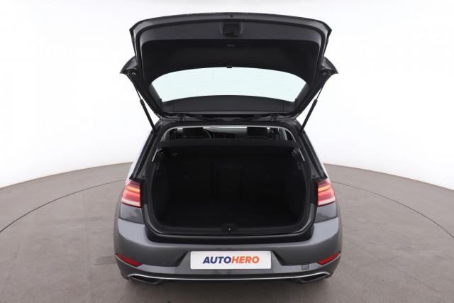 Volkswagen Golf image 9