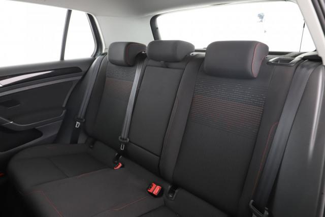 Volkswagen Golf image 4