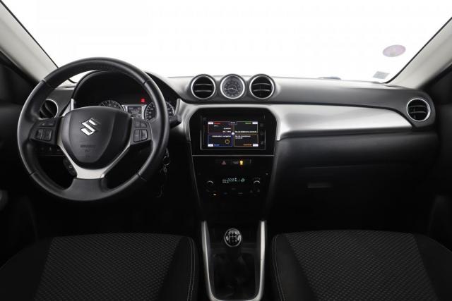 Suzuki Vitara image 7