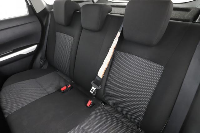 Suzuki Vitara image 4