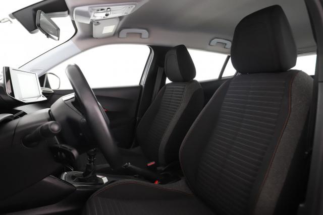 Peugeot 2008 image 8