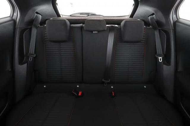Peugeot 2008 image 1