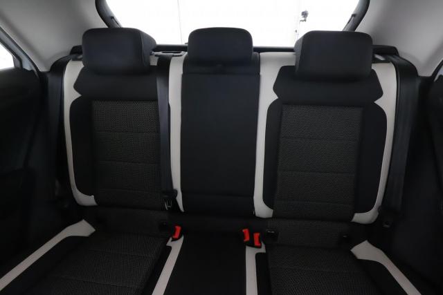 Volkswagen T-Roc image 4