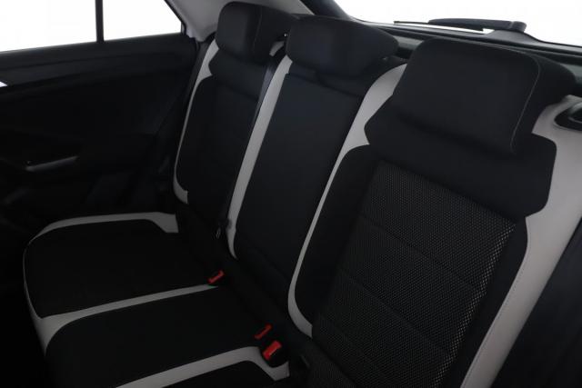 Volkswagen T-Roc image 5