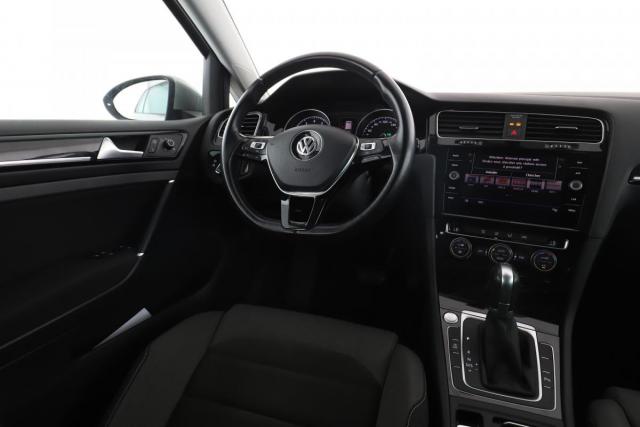 Volkswagen Golf image 4