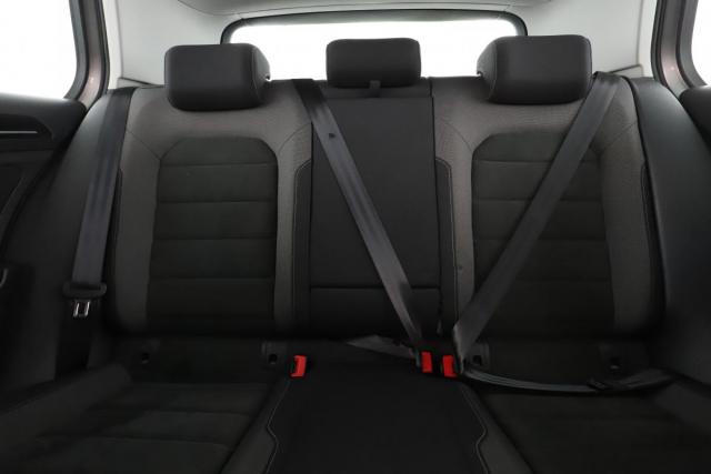 Volkswagen Golf image 7