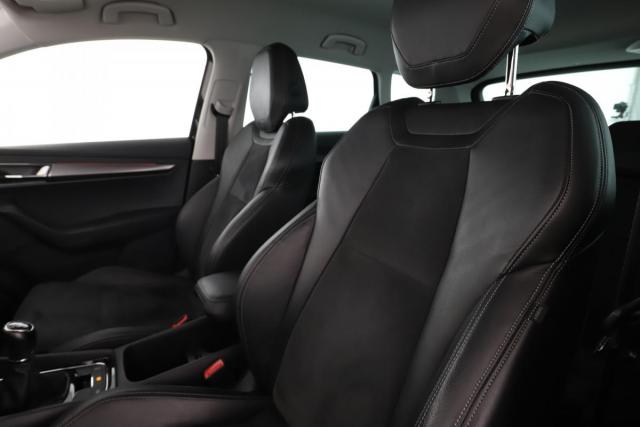 Skoda Karoq image 9