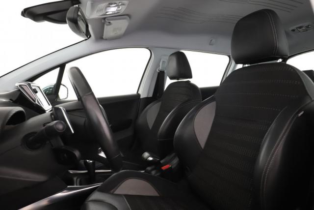 Peugeot 2008 image 6
