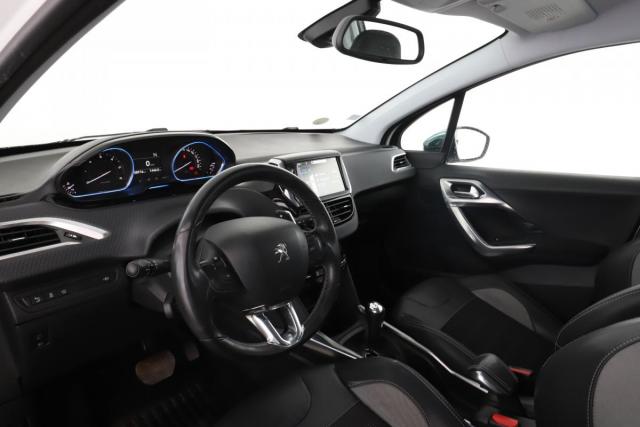 Peugeot 2008 image 8