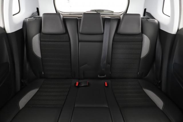 Peugeot 2008 image 2