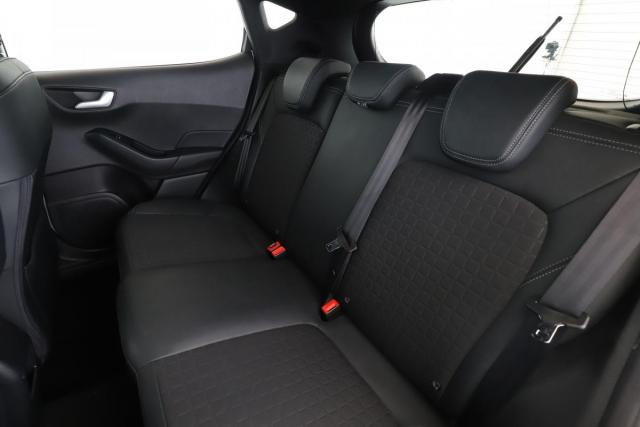 Ford Fiesta image 9