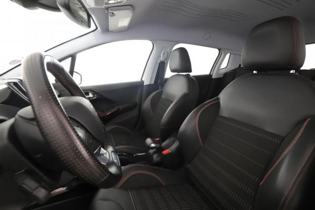 Peugeot 2008 image 9