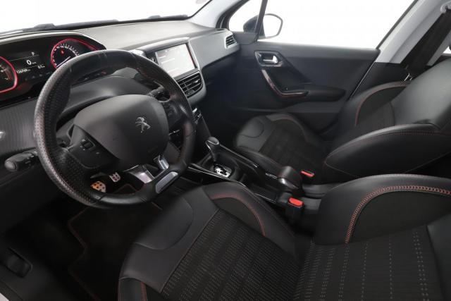 Peugeot 2008 image 3