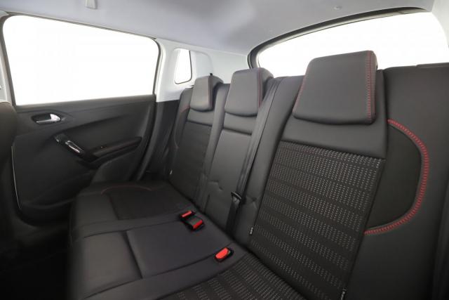 Peugeot 2008 image 4