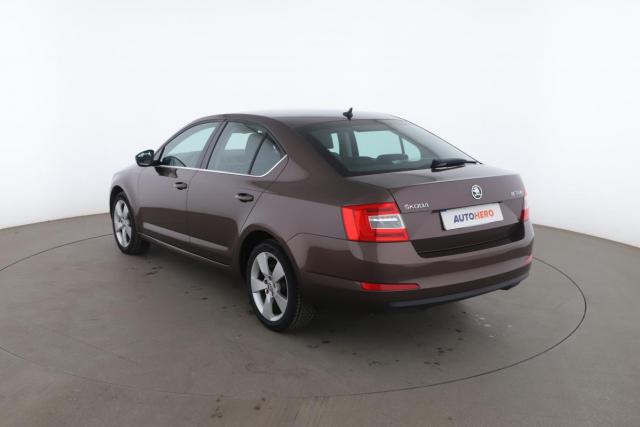 Skoda Octavia image 2