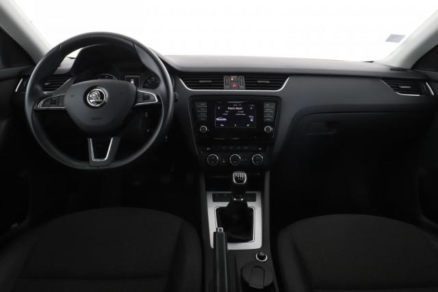 Skoda Octavia image 8