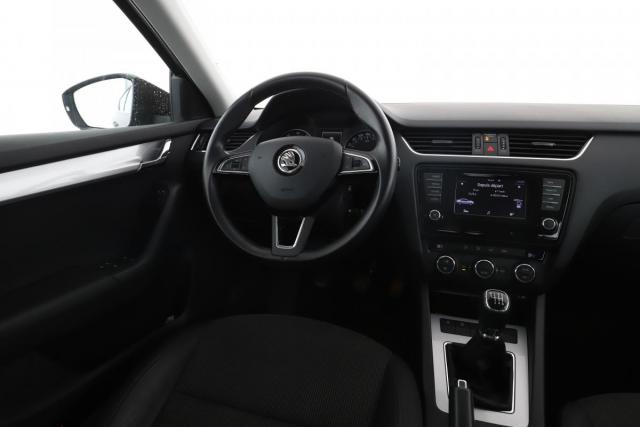 Skoda Octavia image 6
