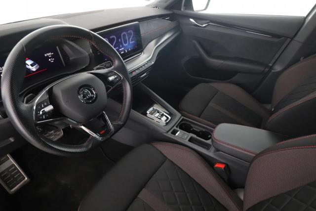 Skoda Octavia image 2
