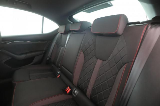 Skoda Octavia image 6