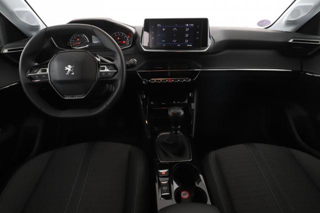 Peugeot 208 image 8