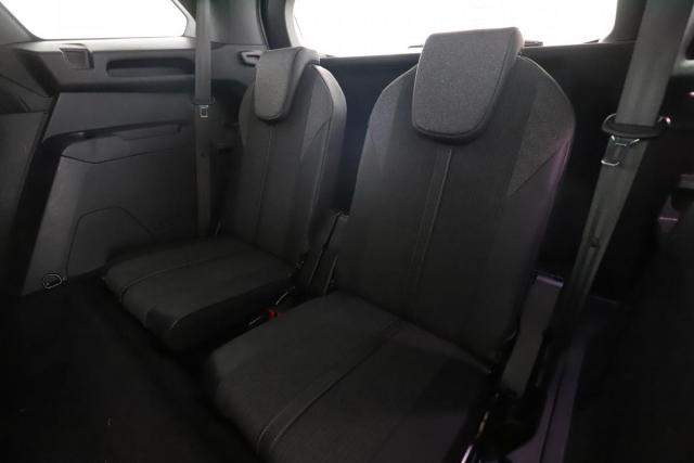Peugeot 5008 image 2