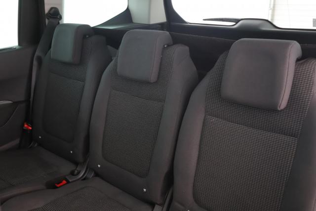 Peugeot 5008 image 1
