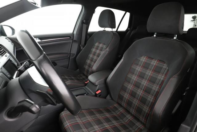 Volkswagen Golf image 1