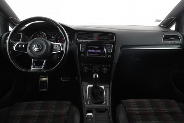 Volkswagen Golf image 6
