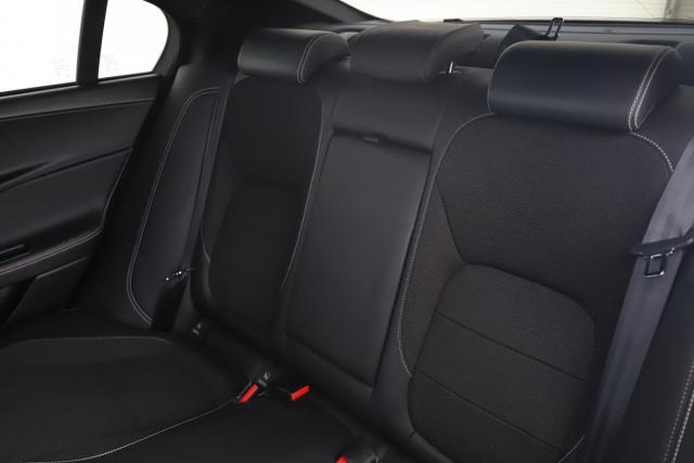 Jaguar Xe image 1