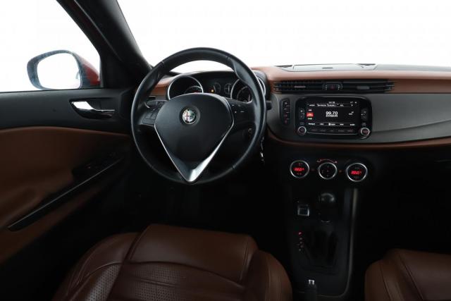 Alfa Romeo Giulietta image 7