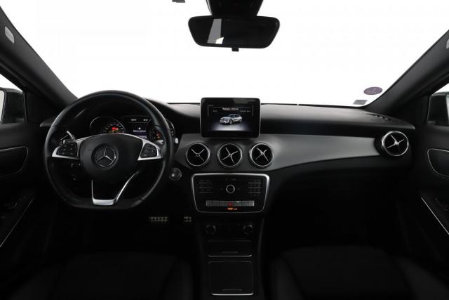 Mercedes Benz Gla image 2