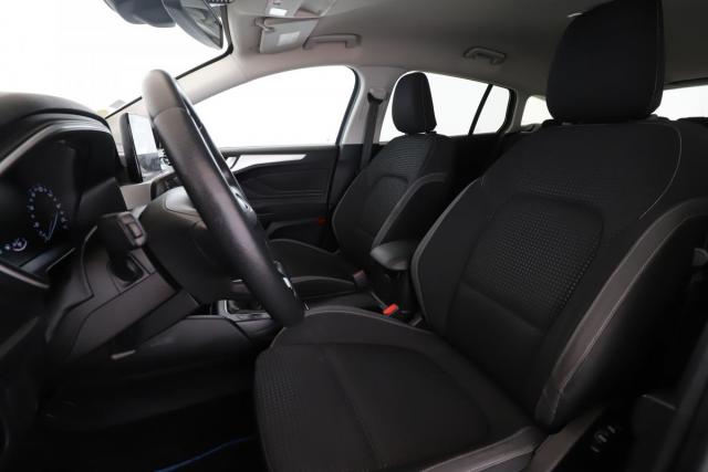Ford Focus image 9