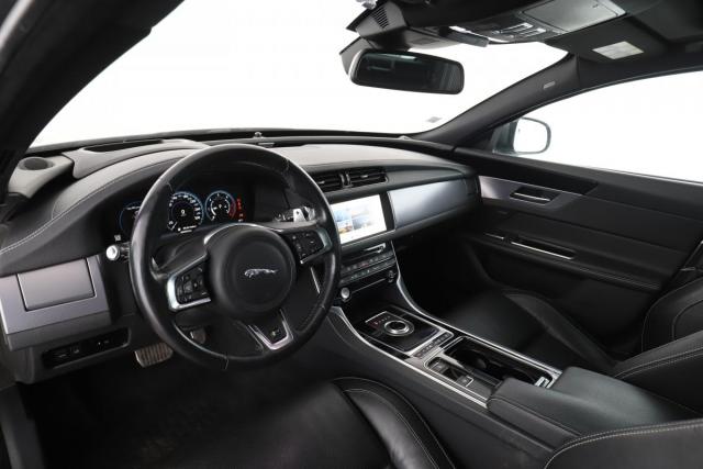 Jaguar Xf image 2