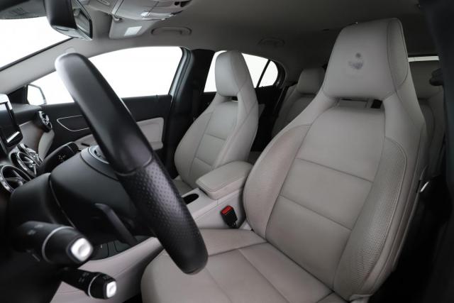 Mercedes Benz Gla image 4