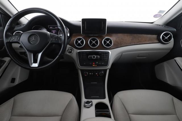 Mercedes Benz Gla image 9