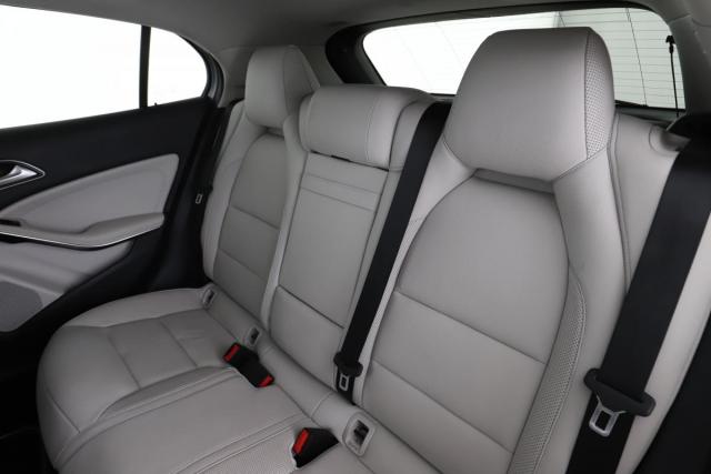 Mercedes Benz Gla image 6