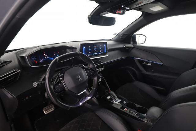 Peugeot 2008 image 8