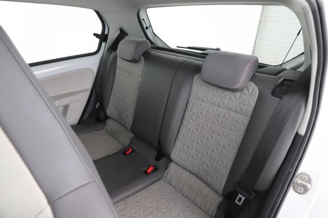 Volkswagen Up! image 2