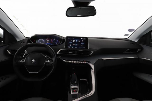 Peugeot 3008 image 2