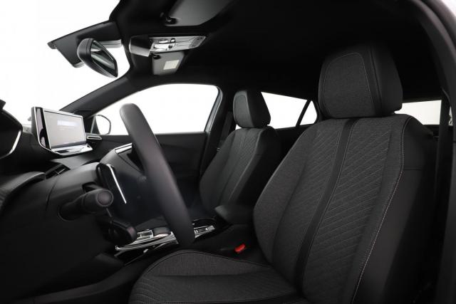 Peugeot 2008 image 8