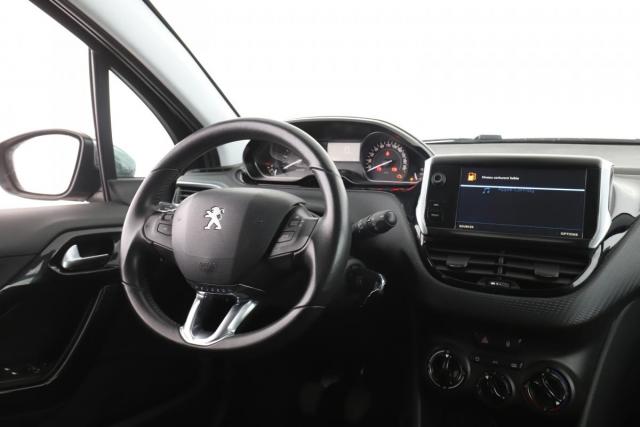 Peugeot 208 image 5
