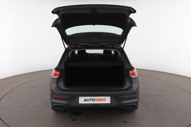 Volkswagen Golf image 9