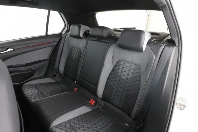 Volkswagen Golf image 4
