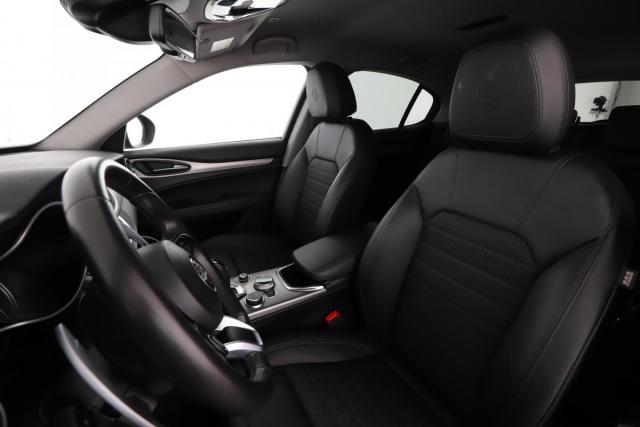 Alfa Romeo Stelvio image 7